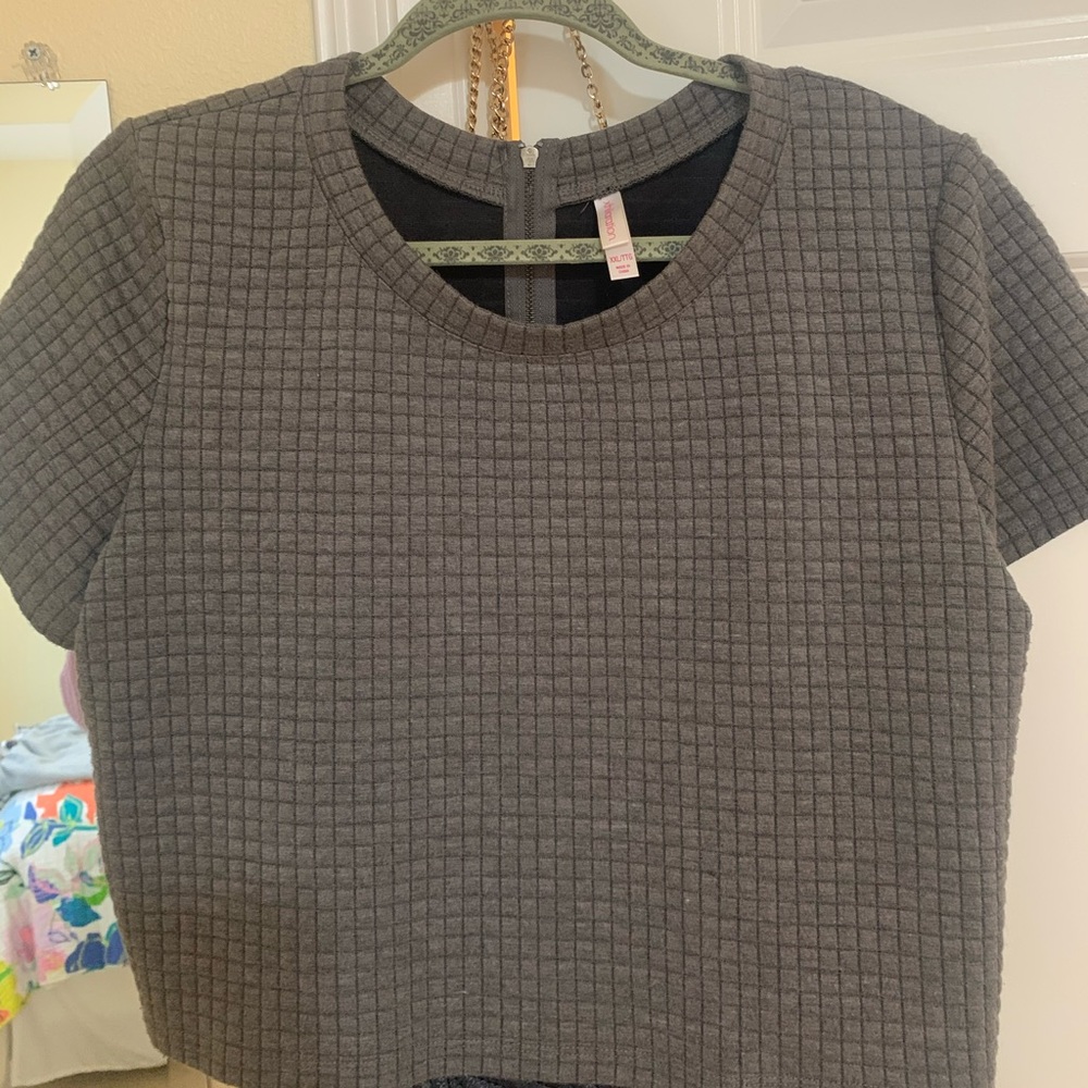 Grey textured crop top